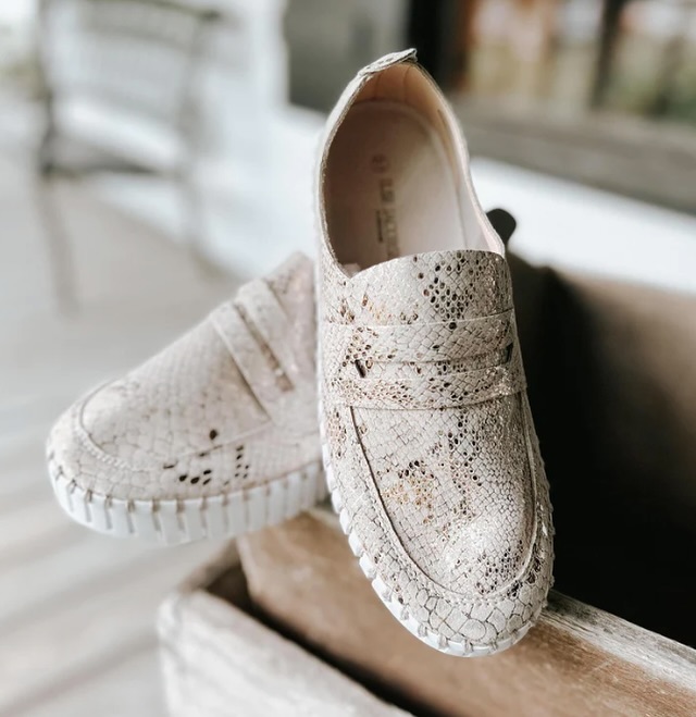 Add some spice to your look this Spring! Now in stores and still available in colour white (100) for re-orders!