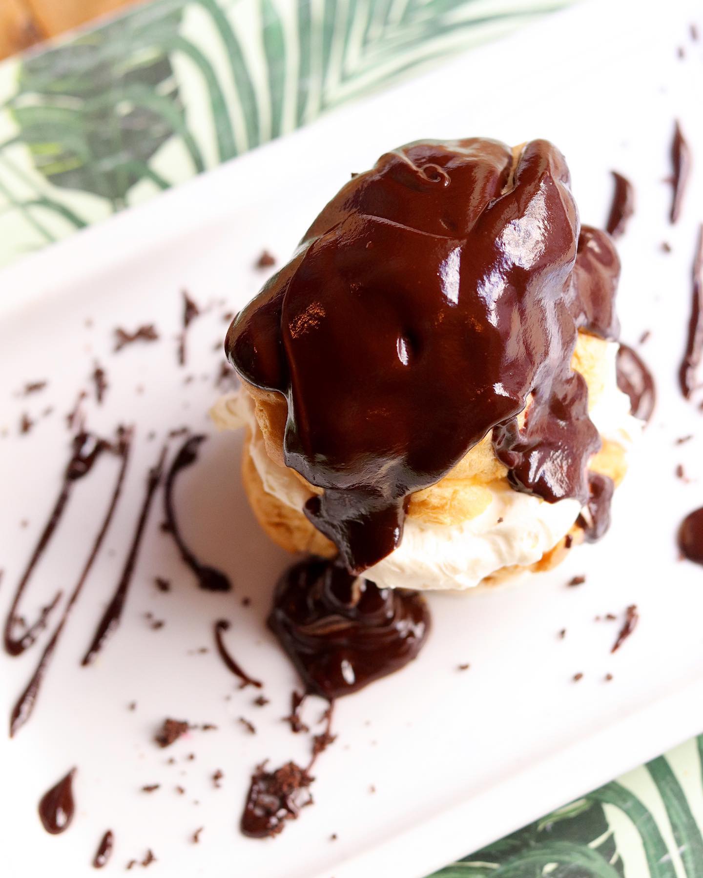 È lui, il nostro dolce delle feste
Bignè 🤎
•
•
•
#ristorante #glutenfree #sìètuttosenzaglutine #lactosefree#senzalattosio #food #foodporn #torinofoodporn #homemade #local #ispirazione #bignè #cioccolato #feste #dessert #dessertporn #chocolate
Ph 📸 @nordfoodovestest