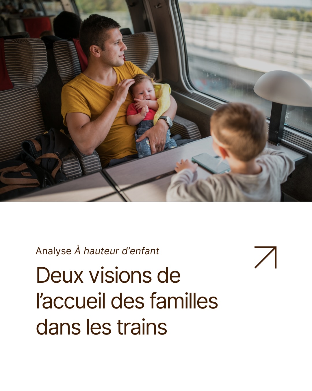 Ces derniers jours, je me suis prise de passion pour les trains 👀
En comparant les espaces familles dans les trains de différents pays, on observe deux réalités très différentes :
l’enfant est toléré… ou réellement anticipé.
Dans plusieurs pays européens (France, Irlande, Italie, Royaume-Uni), on retrouve une même logique :
des espaces poussettes, parfois un petit carré vide identifié comme “aire de jeu”.
Le minimum pour « inclure ».
Ces espaces sont pensés pour ne pas déranger :
circuler, stationner, rester discret.
L’enfant accompagne l’adulte, mais l’espace n’est pas réellement conçu pour lui.
À l’inverse, dans d’autres pays (Suisse, Autriche, pays nordiques, Japon), le choix est radicalement différent :
de véritables espaces de jeux, pensés pour les usages réels des enfants.
Ici, l’enfant n’est pas toléré : il est anticipé.
Son énergie, ses besoins, ses comportements font partie de l’équation de départ.
👉 D’un côté, on limite l’impact de l’enfant.
👉 De l’autre, on organise sa présence.
Concevoir à hauteur d’enfant,
ce n’est pas simplement inclure.
C’est construire la cohabitation avec sens.
#ahauteurdenfant #famille #espacepublic #design #nokids