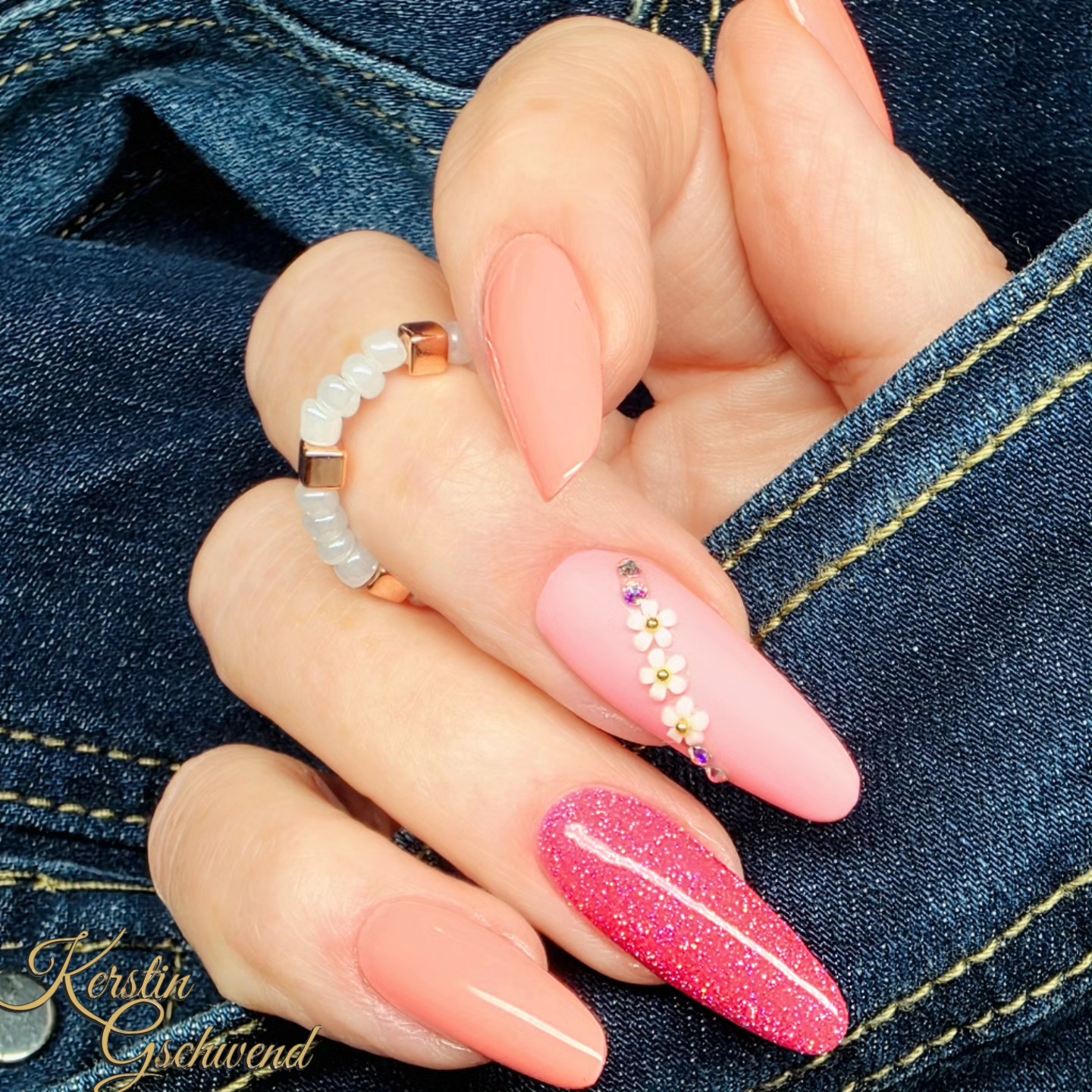 Weil gepflegte Hände kein Luxus sind, sondern ein Statement💎
#BeautyKonolfingen #KerstinGschwend #LuxusManiküre
#HighEndBeauty #RussischeManicure #NageldesignSchweiz
#SelbstbewusstSchön #EleganzInJedemAlter