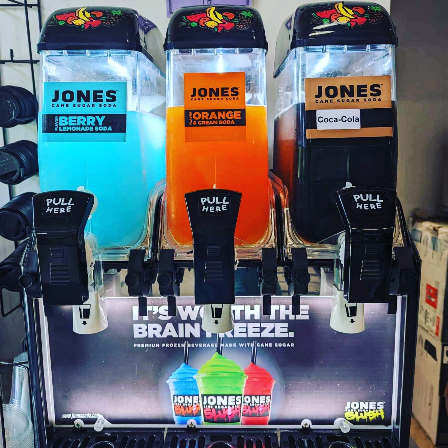 It is the season for slushies! Featuring Jones Cola
#coca-cola #orangecreamsoda #berrylemonade