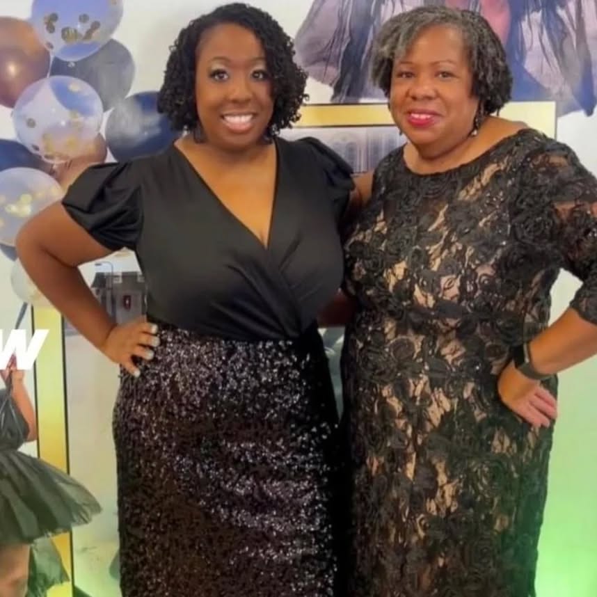 Mother/Daughter #sisterlocks duo
#gridlocdnaturalhair #greensboroloctician