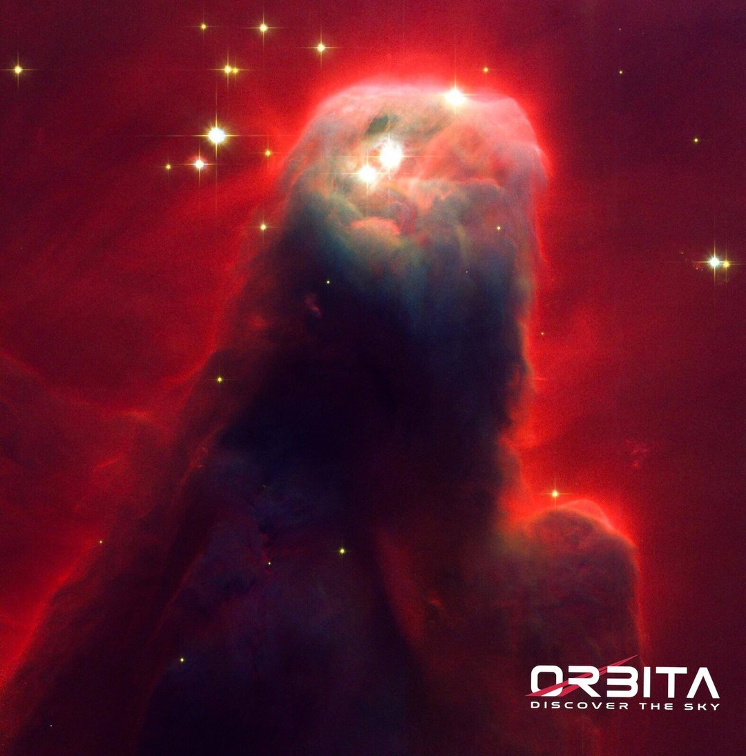 #HUBBLE30, CELEBRATING 30 YEARS OF HUBBLE!
La Nebulosa CONO (NGC 2264) è un ammasso di stelle nella costellazione dell'Unicorno circondato da un grande sistema di nebulose a 2500 anni luce dalla Terra. La prima caratteristica che colpisce osservando questa foto, scattata da Hubble nell'Aprile del 2002, è proprio un gruppo di circa venti stelle di colore giallo. Nella parte meridionale dell'ammasso è ben visibile la nebulosa dalla caratteristica forma a cono che le ha appunto dato il nome. Questa immagine mostra solamente i 2,5 anni luce superiori della nebulosa; un'altezza che equivale a 23 milioni di viaggi andata e ritorno dalla Terra alla Luna (l'intera nebulosa è lunga 7 a.l.). #ORBITA, discover the sky!
Image credits: @nasahubble @hubbleesa ·
·
·
·
·
·
·
·
·
·
#space #astronomy #astrophotography #esa #nasa #hubble30 #hubble30anniversary #galaxy