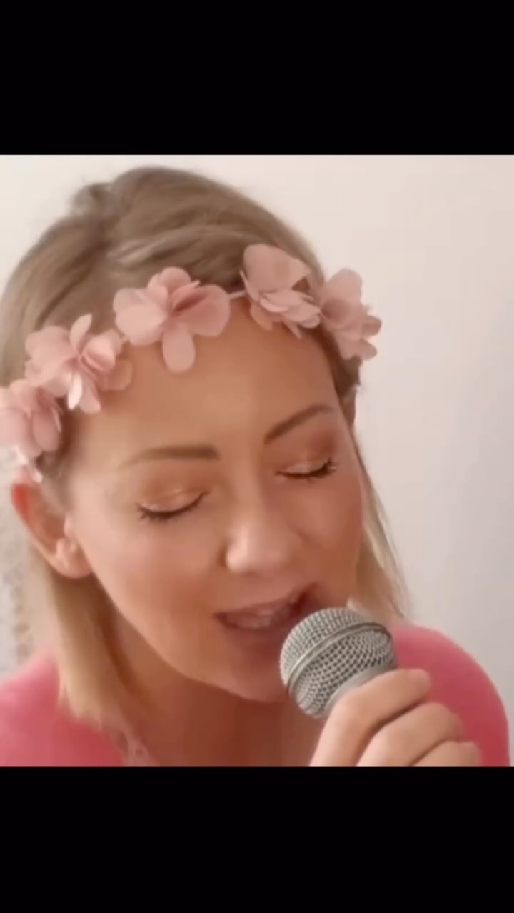 ❤️❤️❤️❤️Zu wen gehst du wenn es dir so geht ?
Ich gehe jetzt zu Jesus 😂 damals gab es einige HerzensdoktorInnen die immer für mich da waren❤️🙏
#songfürmama #mama #freundin #Oma #Songfüroma #musikausösterreich #musikerin #deutscherpop #emotional #herz #meinherzblutet #meinherz #untergang #aufgang #neugeboren #jesusisthewaythetruthandthelife