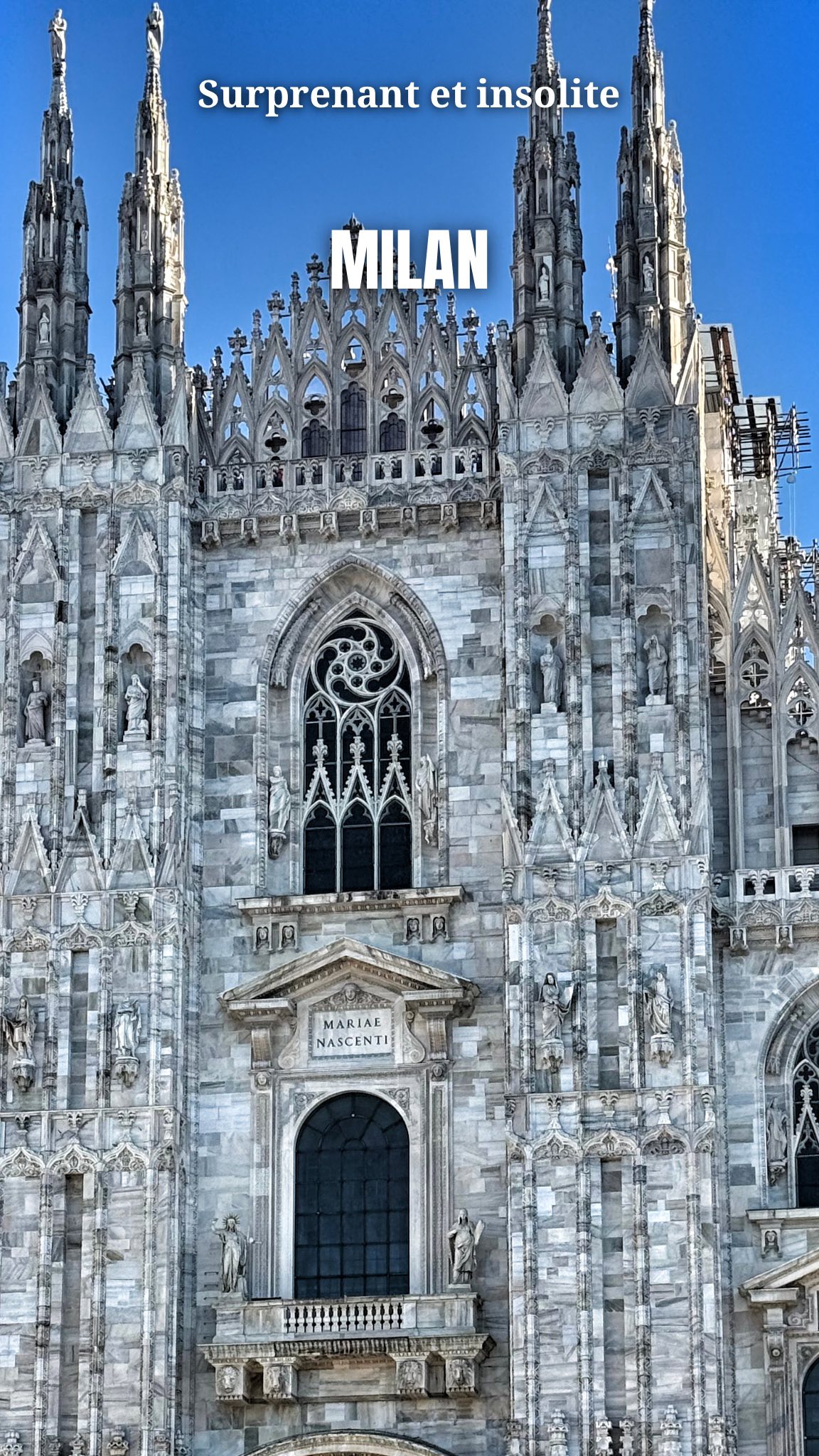 📍 Milan, Italie
Au départ, on pensait (pour rire) à une sculpture en hommage à nos ex… 😅
Mais en réalité, il s’agit de L.O.V.E., une œuvre de l’artiste italien Maurizio Cattelan, située Piazza Affari, juste devant la Bourse de Milan.
Une sculpture volontairement provocante : tous les doigts sont coupés sauf le majeur.
Un symbole fort, pensé comme une critique du pouvoir, de la finance et du capitalisme.
De l’art qui dérange, qui interroge… et qu’on n’oublie pas
___
📍 Milan, Italy
At first, we jokingly thought it was a sculpture dedicated to our exes… 😅
But in fact, this is L.O.V.E., a sculpture by Italian artist Maurizio Cattelan, located in Piazza Affari, right in front of the Milan Stock Exchange.
A deliberately provocative artwork: all the fingers are cut off except the middle one.
A strong symbol meant to question power, finance and capitalism.
Art that makes you stop, think… and react.