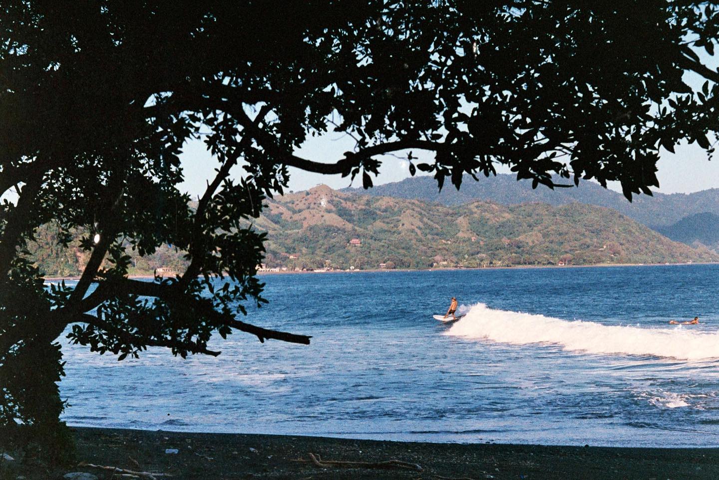 411 we thank you for your consistency and dreamy backdrops 🙏🏻
📷 @surf.stash on 🎞️