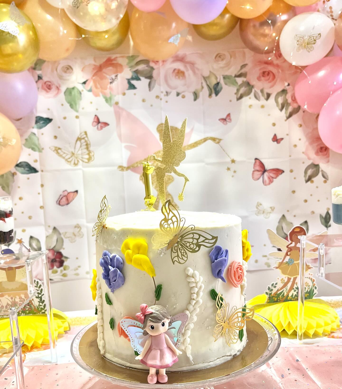 The perfect cake for a cutie’s Fairy First Birthday 🧚♀️