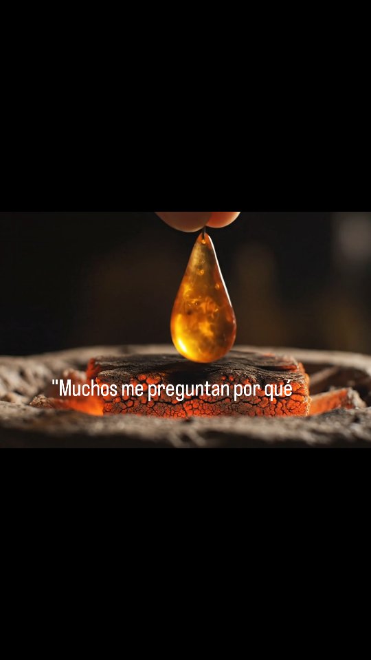 ¿Qué significa consagrar tu copalera?
Consagrar es, simplemente, sacar un objeto del mundo de lo ordinario para llevarlo al terreno de lo sagrado. Es el acto de activar y asignarle una misión, un alma y un propósito claro.
Sin consagrar: Es un hermoso recipiente de barro o cerámica.
Consagrada: Es una guardiana que sabe exactamente qué frecuencias debe transmuta
"Hoy la encendí con una intención especial para todos ustedes. Si tuvieras que 'quemar' un miedo hoy... ¿Cuál sería? Los leo en comentarios para intencionarlos en mi próximo sahumo."
Paola Pérez 💓
Si sentís que es momento de dejar de 'perfumar' y empezar a realizar limpiezas reales y conscientes, te quiero invitar a mi próximo:
✨ Workshop: Alquimia de la Resina y el Sagrado Sahúmo✨