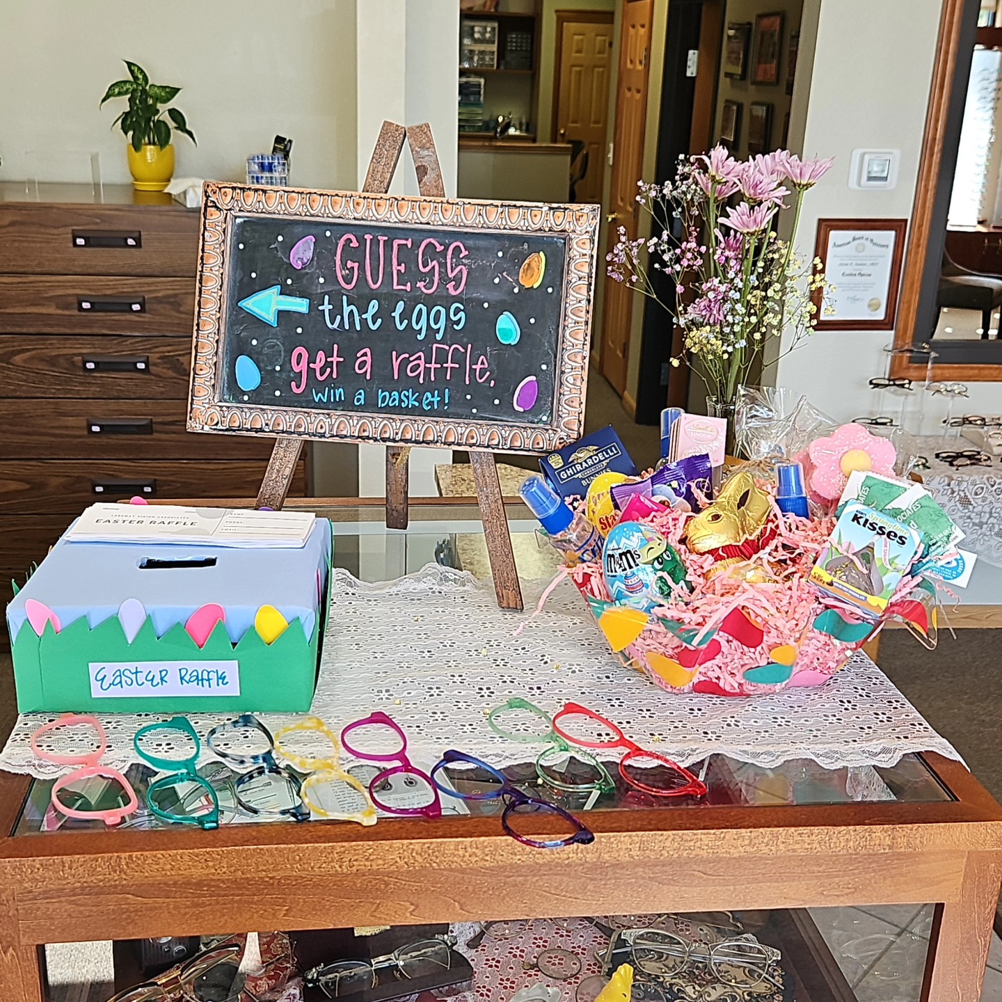 Want to win a basket full of goodies? Swing by our office and see if you can guess who the eggs on our sign are! A lucky winner will be chosen on good Friday and will hear from us on the following Monday! Goodluck and Hoppy Easter friends! 🐣🐰