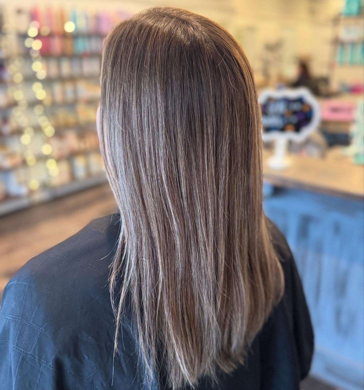 Seamless blonde blends for that soft, lived-in glow 🤍
Hair by @hairbeauty_jessica