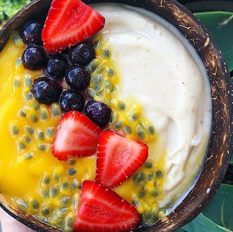 Frozen fruit just hits different on a hot summer day, doesn’t it? 🍌🥭
This half-banana, half-mango blend is the perfect way to cool down and satisfy your sweet tooth 😋
Simply blend frozen fruit like bananas, berries, or mangoes for a creamy, dairy-free treat that’s both delicious and nutritious. Want to make it even sweeter? Add a splash of vanilla extract or a drizzle of honey 🍯
.
.
.
#Fruit #Dessert #Healthy #Refressing #Yum #Mango #banana #SummerFruit #Summer #HealthyDessert #NiceCream