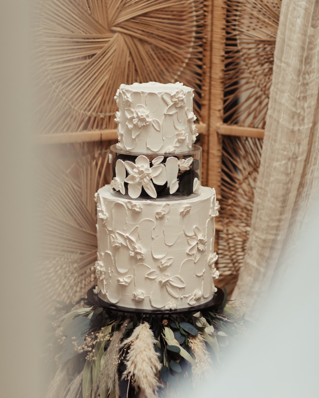 Wedding cakes designed with intention 🤍
Every cake is created to feel at home within your day - considered, modern and quietly romantic.
Thank you for all the love on our recent reel. If you’re newly here, welcome ✨
2026 & 2027 wedding enquiries are now open.
#WeddingCakeDesigner #WeddingCakeLincolnshire #ModernWeddingCake #UKWeddingCake #CakeAndThistle
Concept: @ohsnapuk
Photography: @marilyndenisephotography
Venue: @pheasantrybreweryevents
Design & Stylist: @bobbiwrenevents
Hair: @perfectsilhouettehairdressing
Accessories: @love2sparkleuk
Make up: @rachelbraymakeupartistry
Dress: @prettypanachebridalwear
Cake: @cakeandthistle
Jewellery: @stonesouljewellery
Models: @samuel_and_grace