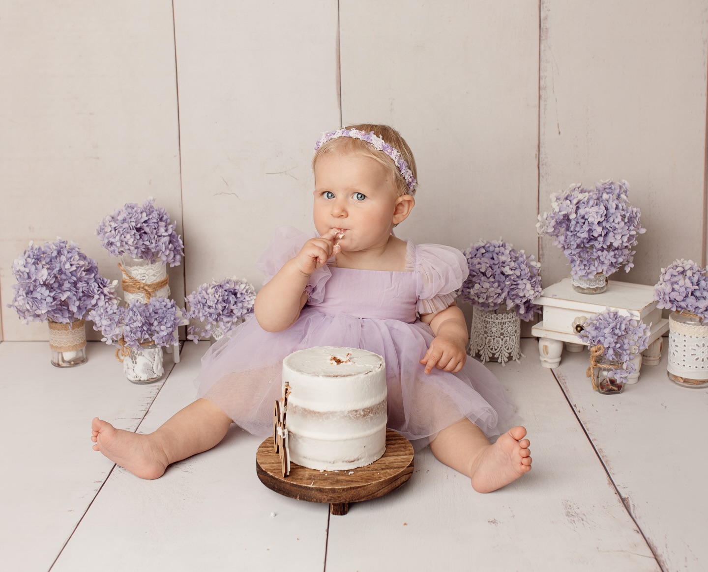 From behind the lens, a first birthday cake smash is pure magic 🎂📸
There’s the careful first poke, the look of “am I allowed to do this?”, and then—total commitment. Frosting-covered fingers, cake on cheeks, tiny giggles, and those unfiltered expressions you just can’t stage. These sessions are messy, unpredictable, and absolutely perfect.
As a photographer, it’s such a joy to freeze these fleeting moments—the curiosity, the laughter, the chaos—because this is what turning one really looks like. Sweet, simple, and gone in the blink of an eye 🤍
@mrsceeeeee
#cakesmash #cake #eatcake #happy #happybaby