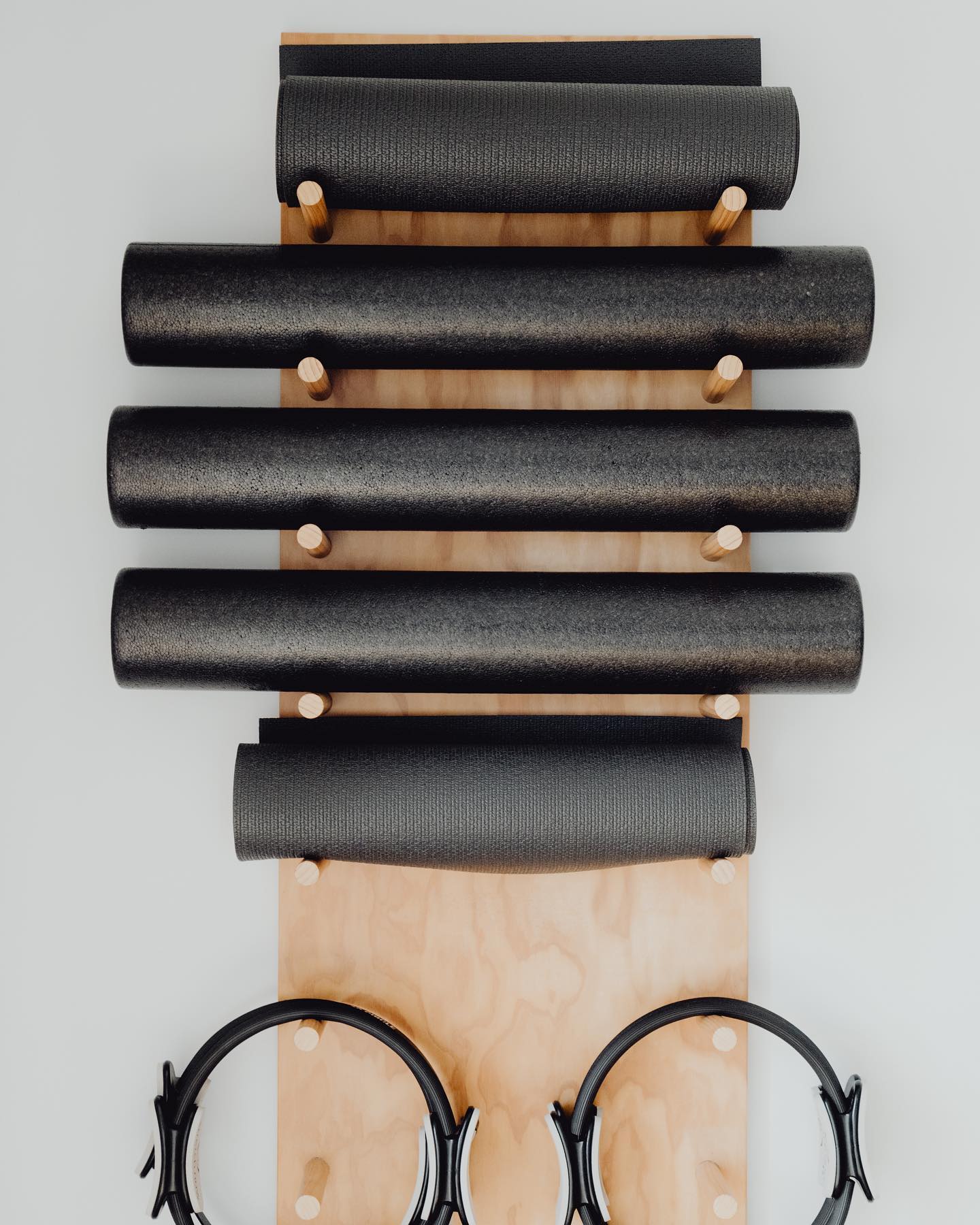 “Structure is behavior.” In humans, conflicts resulting from gravity cannot be understood by seeing man as unitary and unchanging. The hypothesis of man as unitary has retarded understanding of his physical being. As an aggregate of weight-integrals, man is plastic, segmented, and movable. Subtle and sophisticated changes of relationship, voluntary or induced, can take place within him.” Ida Rolf
_
#pilatesandmovement #pilatesandmovementsunshinecoast #pilates #pilatessunshinecoast #sunshinecoastpilates #movesunshinecoast #sunshinecoastfitness #gyrokinesis® #gyrokinesis #structuralintegration #rolfing® #symmetry #posture #fascia #connectivetissue #bodystructure #physiology #metabolism #function #adaptability #stability #resilience #physicalhealth #physicalnutrition