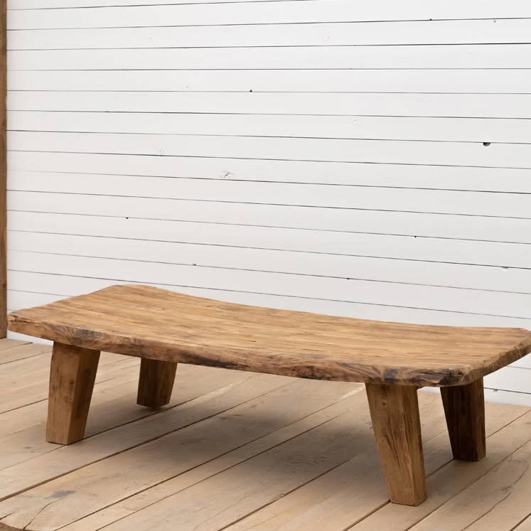 Beautiful coffee table in Teak.
Med fri frakt till hela Sverige .
Check our new items and don't miss the last discount days on our sale collection 👀