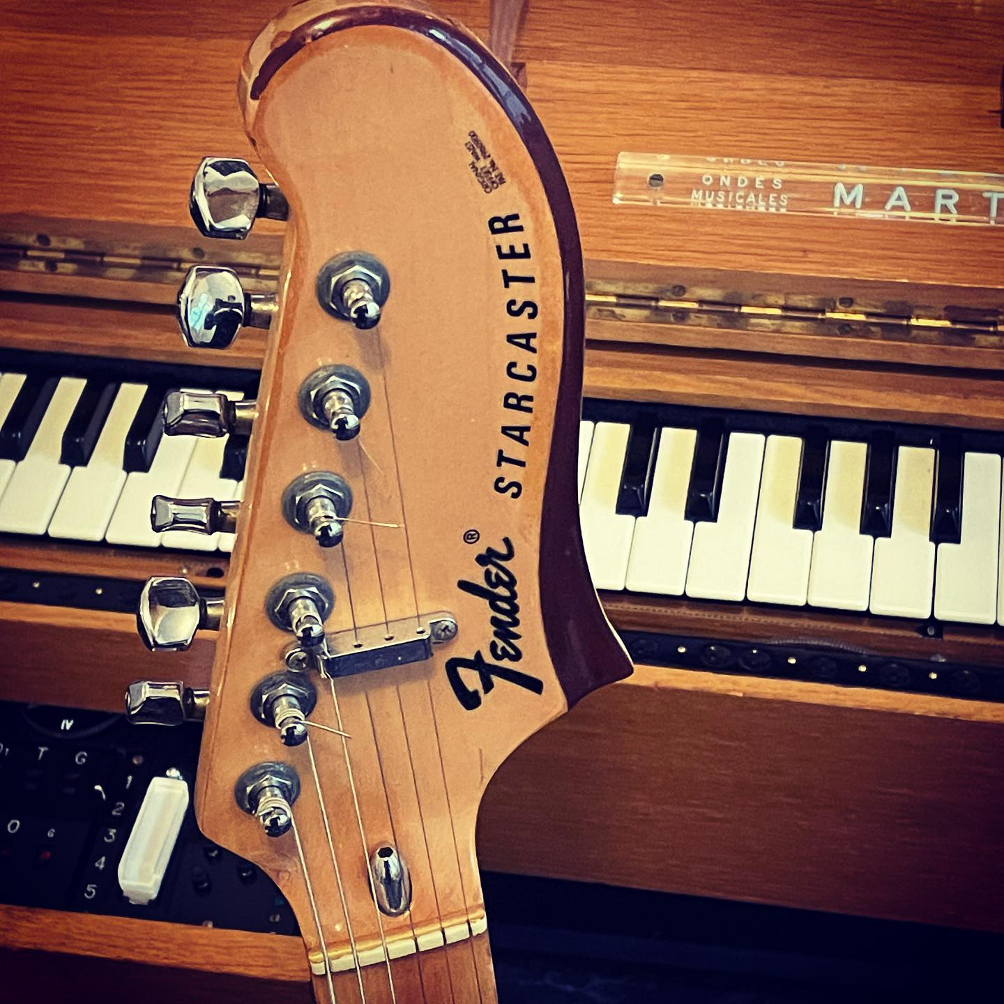Work in progress...
#ondesmartenot #martenot #newproject #composition #composer #music #soundtrack #radio #radiofrance #guitar #fender #starcaster #japan #vintage