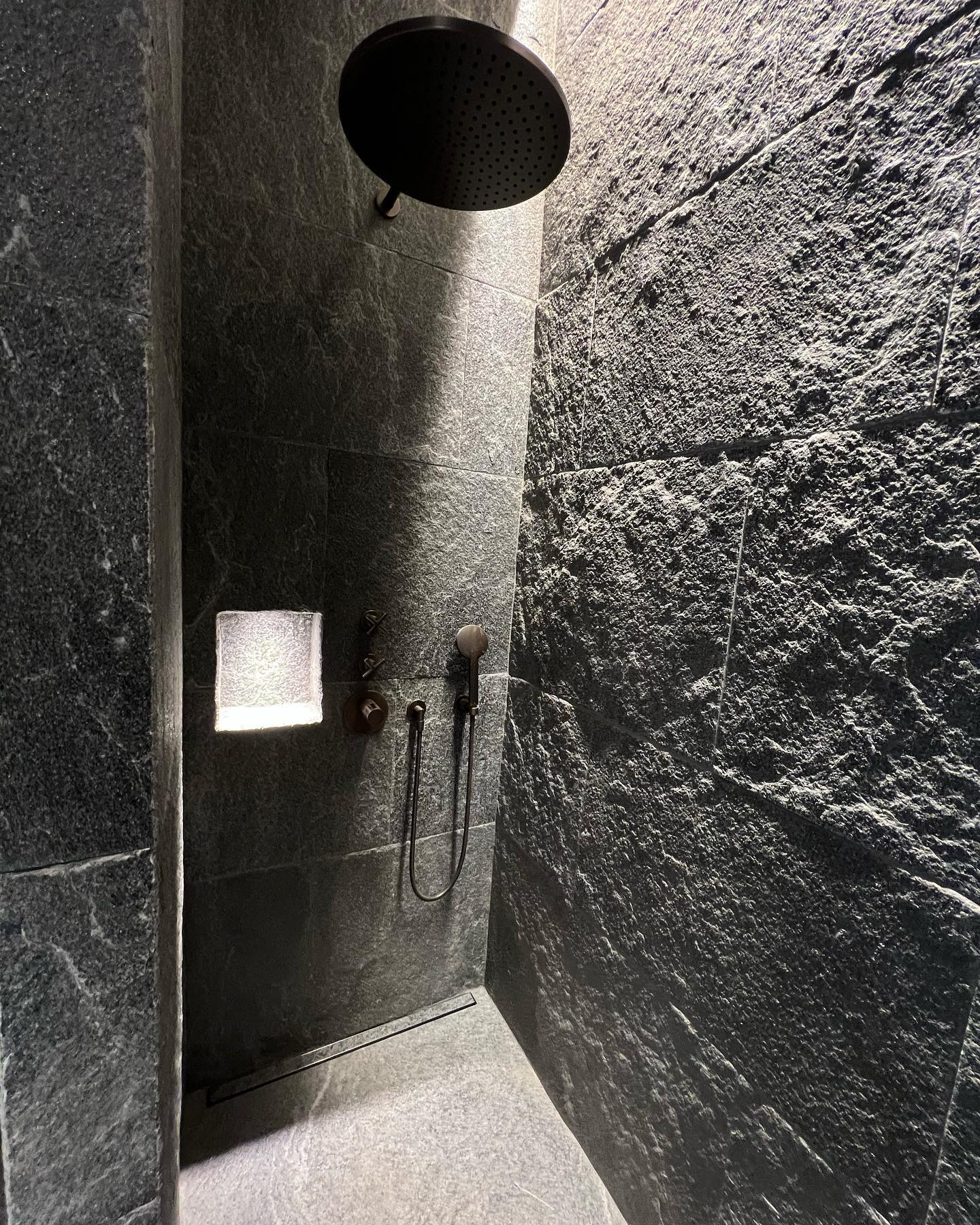 New shower near steambath. #showers #showerdesign #spa #spaarchitecture #wellness