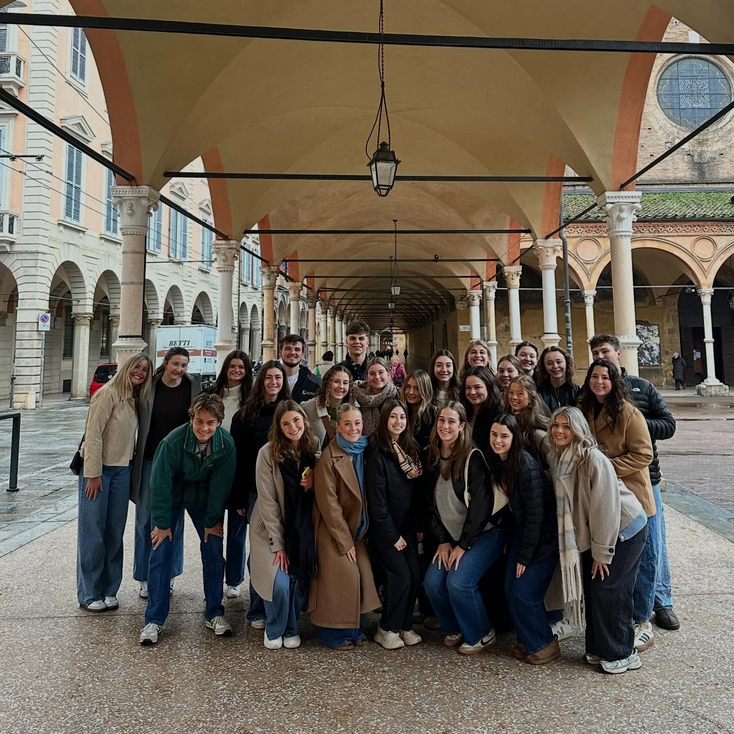 Welcome to Bologna, Spring 2026 cohort!🌟🎉
A new #studyabroad journey begins for a new group of 25 students, coming from all over the United States ✨
First week of classes has just begun here at Spring Hill College Italy Center, and we’re looking forward to all the adventures that the incoming months will hold!
What we hope is that during your time in Bologna, you will not find a place to study, but also a second home: a place for you to feel inspired, grow, and create lifelong memories 🏡❤️
Benvenute e benvenuti!🇮🇹