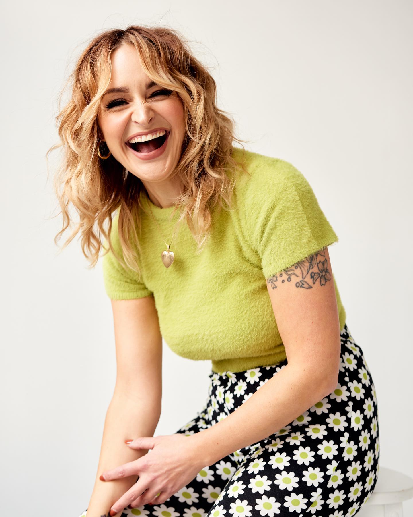 ✨New Member!
We are so excited to announce that Rachel of @freebirdhairdesign is joining @theguildstudios 🎉
“Hi friends, my name is Rachel! :) I've been in the hair industry for 17+ years and what puts fire in my belly is lived-in, effortless hair.
I specialize in bridal and special event hairstyling and am incredibly passionate about what I do. I love styling hair. I love being around humans. I love connection. To me, it is always an absolute pleasure being a part of someone's special day. I enjoy offering on-location services where my clients feel comfortable whether it be laid-back chill in their home or popping champagne in a hotel; I love travelling to wherever the destination takes me.
I also provide education for professional hairstylists wanting to elevate their bridal & special event styling. I offer one-on-one as well as group classes and am always game for hosting within salon spaces! I'm super passionate about connecting and elevating the hair industry by supporting each other and sharing ideas.
Travelling is an essential part of my life and I’m always wander-lusting for the next adventure! I'm super excited to meet you!”
Make sure to give @freebirdhairdesign a follow and take a look at the amazing space she has created!
Are YOU looking for a space to take your career to the next level? Book a tour and find out more- use the link in our bio @theguildstudios or www.theguildstudios.ca