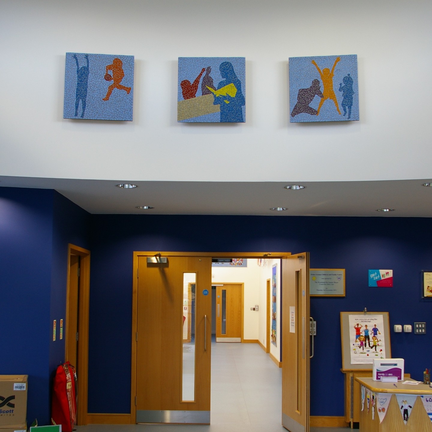 Created for the entrance of Prince Avenue school. The silhouettes are taken from photographs of the pupils at play and working.
#silhouette #welcometoschool #schoollife #workingwithchildren #mosaicsforschool #themosaicstudio #paulsiggins