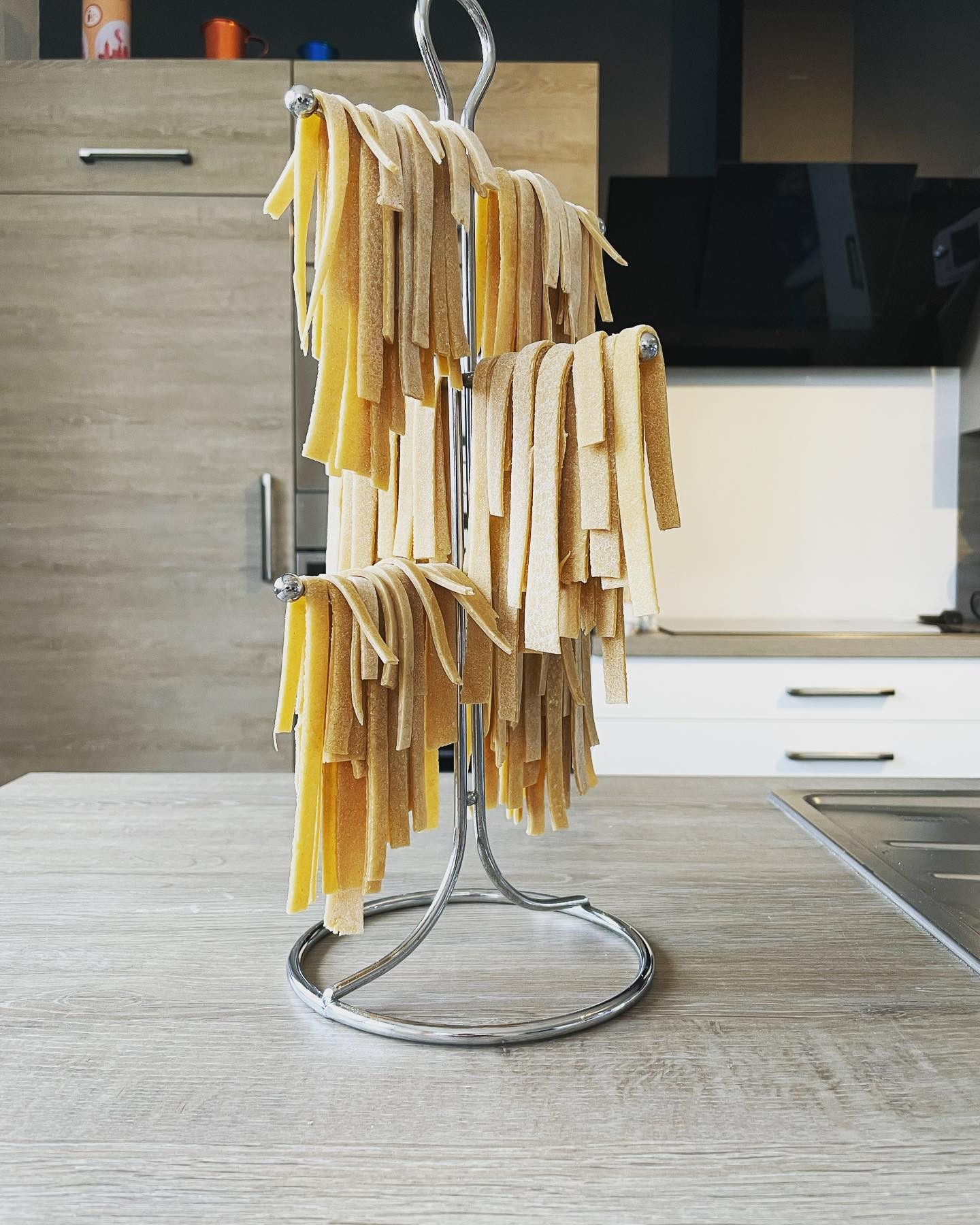 Pâtes fraîches à base de farine de blé tendre T80 du moulin (udon au Japon) au repas😀.