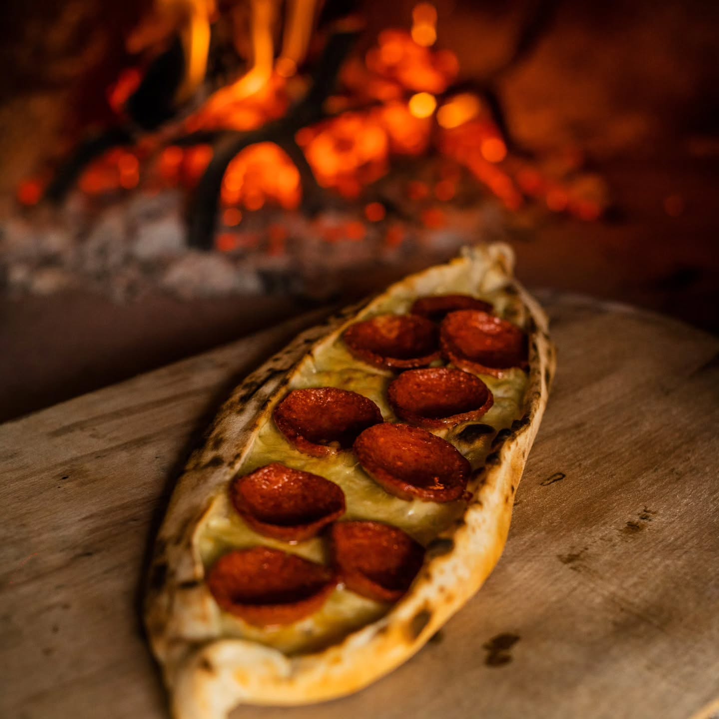 Hi folks 👋
This week long we are at The Beer Spot Northcote 🔥🍻
》 February 2-8
Baking wood-fired Turkish Pides everyday from midday till late 🔥
📍54 Northcote Road, Takapuna @thebeerspot
》Meanwhile, our New Permanent Pop-up inside @properdonerkebab at Ellerslie is OPEN weekly, Tuesday-Sunday, 11 AM-9 PM.
▪︎We have our full range of Traditional Turkish Pides and more Döner Kebab options available at Proper Döner Kebab at Ellerslie.
▪︎Online ordering and pickups from the Ellerslie store, and deliveries with Uber Eats and DoorDash are available.
#woodspiritnz #turkishstreetfood #turkishpide #aucklandfoodtrucks #thebeerspot