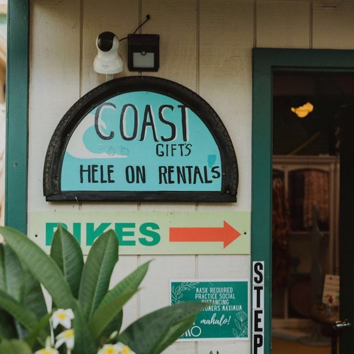 this way ➡️ #heleonkauai