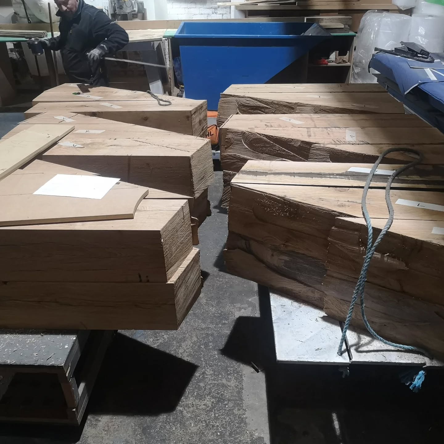 Chain sawn blanks ready for an enormous solid oak staircase! Each blank is made up of 3, 250 square slabs of oak!!
#staircase #blanks #woodwork #staircase #machining