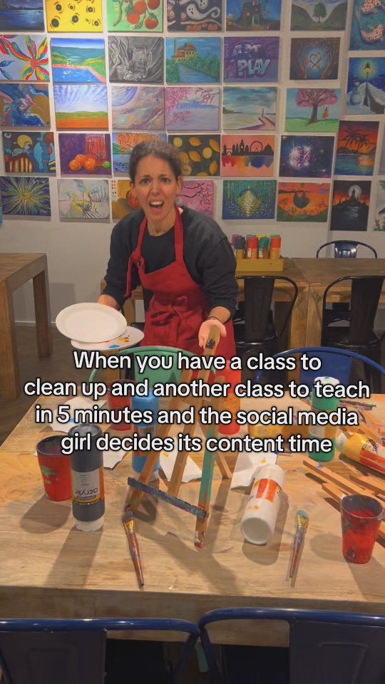 When the social media girl decides its content time 🙄
#artplaylondon #artplay #artteacherlife #londonhotspots #hospitality