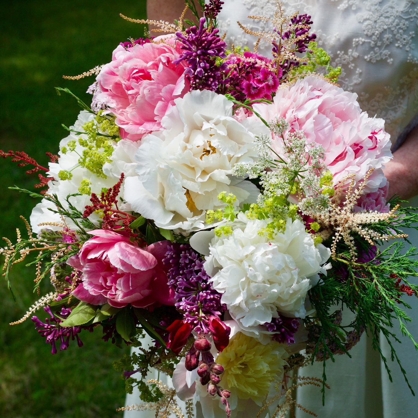 Attention couples! 🥁We've updated our services page! Our services page now makes it easier to inquire about full-service weddings, order a la carte flowers, and view flower bar options!
Keywords: Finger Lakes and Rochester wedding florist, flower farm, sustainable wedding flowers, Finger Lakes & Rochester flowers, whimsical wedding flowers, garden-style flower arrangements, wedding floral services