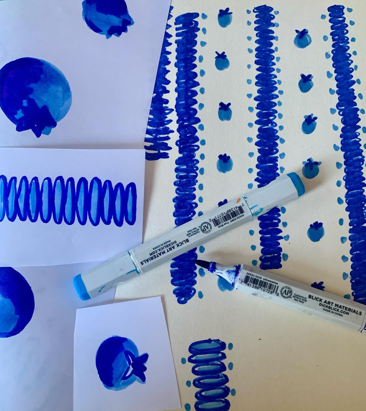 Blueberries are good for you
.
.
.
#sketchbook #surfacepatterndesigner #surfacedesign #blueberries #fruitdesign #wip #fabricdesign #sketchbookdrawing #summerfruit