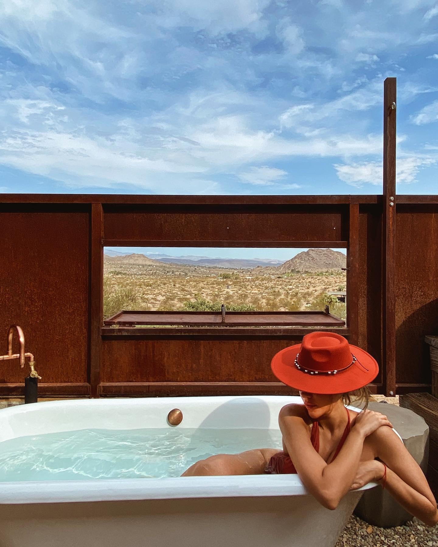 Style game 10/10 from recent guest @danibolivar!
•
•
#SacredSands #SacredSandsJoshuaTree #JoshuaTree #JoshuaTreeCalifornia #JoshuaTreeNP #DesertVibes #DesertLife #joshuatreewedding #bohodecor #bohochicstyle #BoutiqueHotel #joshuatreehotel #joshuatreeairbnb #desertwedding #joshuatreevibes #joshuatreestyle #ILoveJoshuaTree #Mojave #ArtistRetreat #ResetYourMind #OutdoorTub #OutDoorBath #SoakingTub #romanticgetaway #coupleswhotravel #Glamping #DesertChic #DesertOasis #MountainView #MountainViews