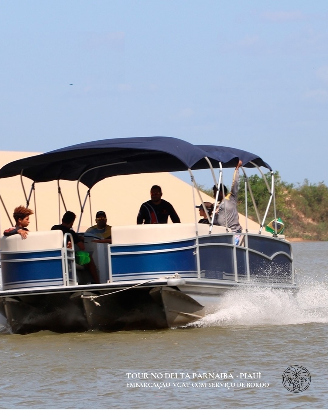 A aventura do Delta do Parnaiba é sem dúvida um dos pontos altos da Rota das Emoções. Conforto e exclusividade em nossas embarcações para que sua experiencia seja a mais completa possivel.
The Parnaiba Delta adventure is without a doubt one of the highlights of the Route of Emotion. Comfort and exclusivity on our boats for your experience be as the best as possible.