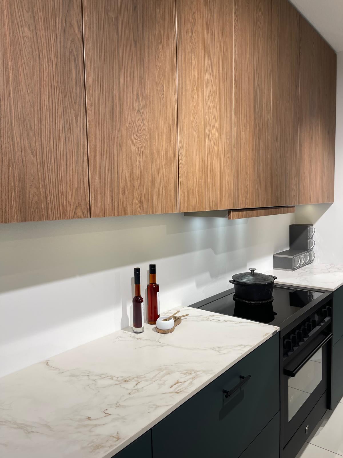 Part of a refined internal renovation for a two-bedroom flat in Chelsea. The result is calm, functional and quietly architectural - a space designed to age well.
SOHO Developments | High-end builds & Refurbishments