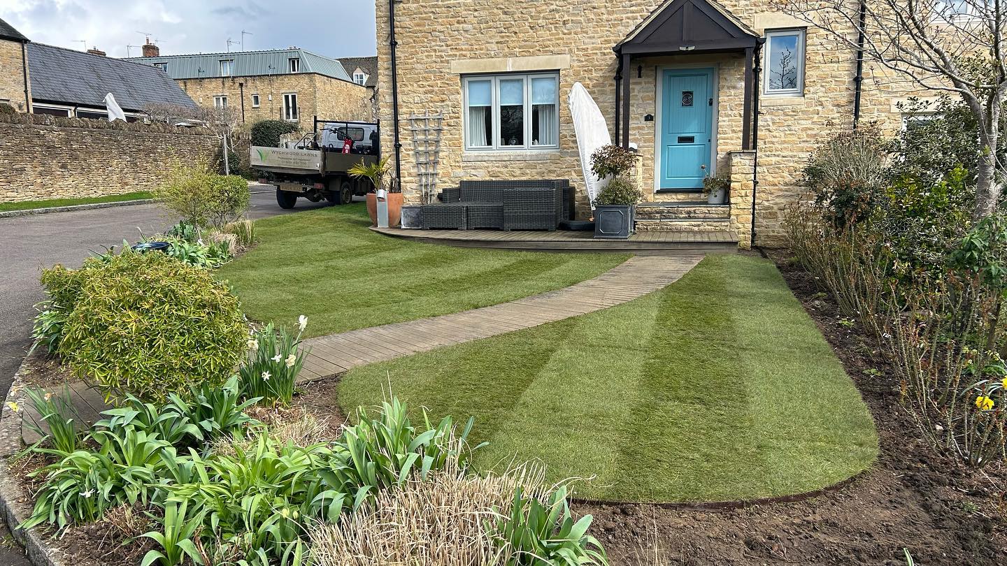 Metal edging and new lawn in Charlbury