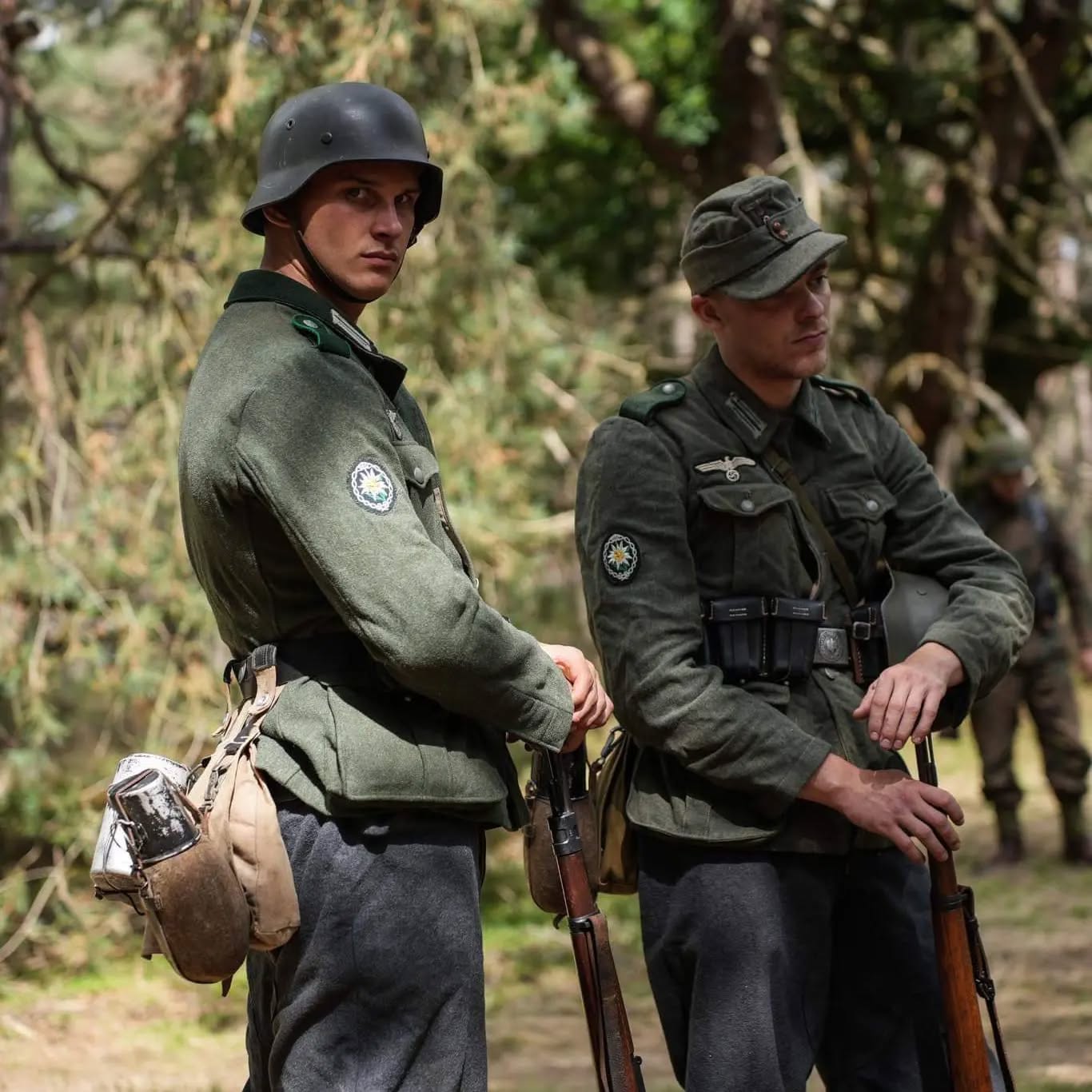 Picture taken during recent film recordings with @die_gespenster
➖➖➖➖➖➖
#krieg #reenactmentgear #ww2 #pioniere #drk #officer #germany #deutschland #austria #worldwar2 #heer #Funker #ww2reenactment #mountaintroops #gebirgsjäger #sanitäter #nonpolitical #edelweiss #gbj #gebirgsjager #reenactors #reenactment #german #soldier #sanitater #jager #ww2german #reenactor #panzeralarm
📸© geb.jag.r.100
➖➖➖➖➖➖
🔎We are a Gebirgsjäger reenactment group stationed in the Netherlands. We mostly participate in events in Belgium, the Netherlands and Germany. If you are interested in joining our group, you can send us a message!
➖➖➖➖➖➖
© All copyright belong to their respective owners
➖➖➖➖➖➖
⚠️ This page is Non-political,
Any comment inciting hatred, discrimination or violence will be deleted
➖➖➖➖➖➖
✏ Comment and tag your friends!
➖➖➖➖➖➖
Check out my kameraden:
@gebirgs.sanitats.abtl.95
@helferinnen
@historicalwarfareinc
@the_dutch_historian
@die_gespenster
@edelweissgruppe
@48thhighlanders_livinghistory