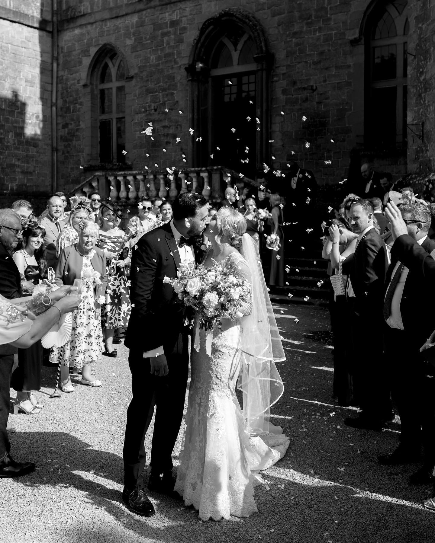 P E A K
•
Huge congratulations to our lovely couple Tom and Alix!
Tom and the boys wore our Peak Dinner suits. A Lightweight Poly/Wool that’s perfect for weddings and functions all year round.
•
#2023weddingtrends #2024weddings #suithire #weddingsuits #groom #groomssuit #bride #style #tailoring #kentwedding #essexwedding #londonwedding #surreywedding #menwithclass #suitsupply #wellsuited #formalwear #hirewear #suithirekent #suithirelondon #greysuit #weddingsuit #suithirecanterbury
Photography by @thefalkenburgs