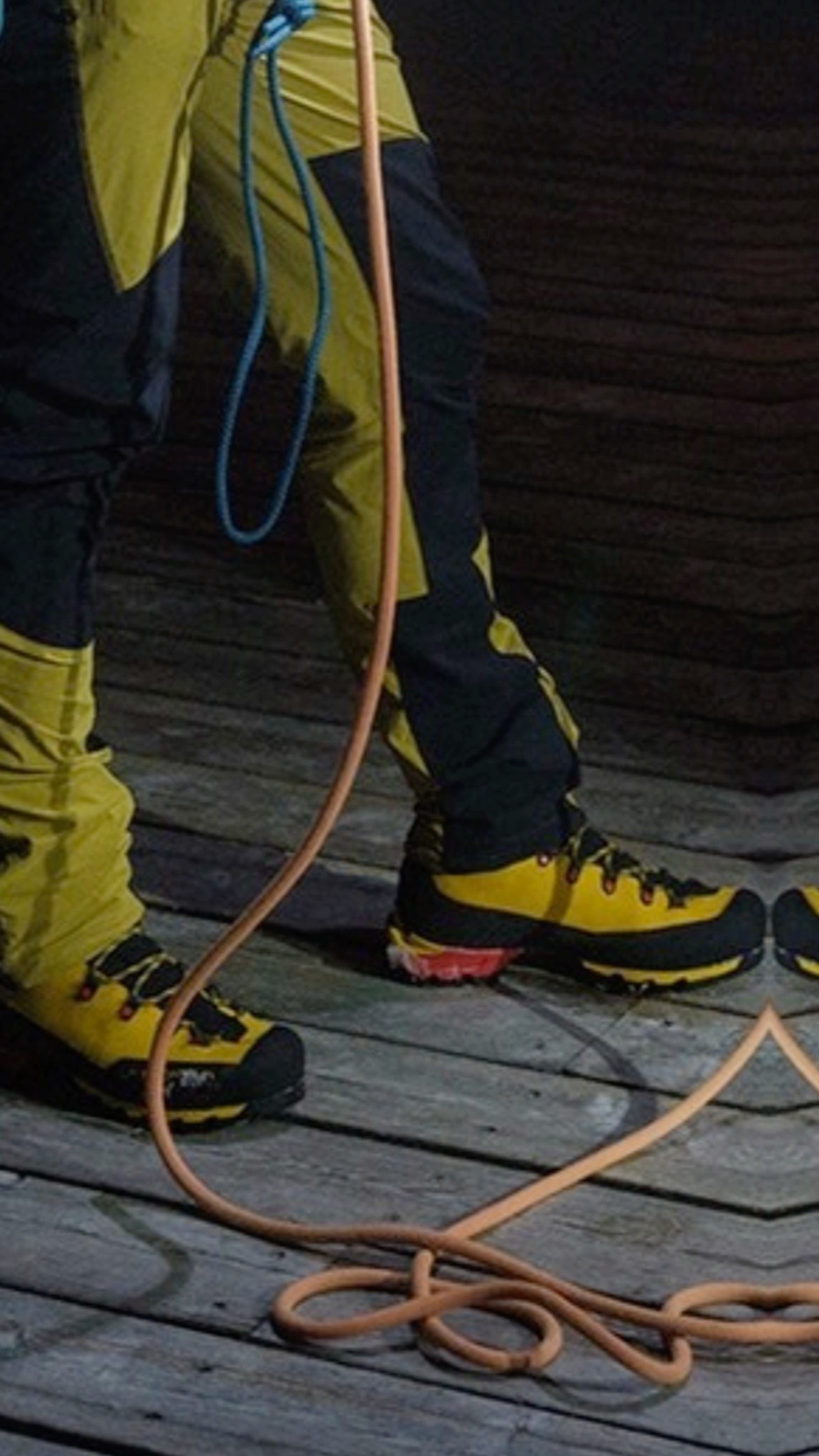 Die Schuhe von La Sportiva sind gemacht für alle, die beruflich oder privat draussen unterwegs sind. Mit ihrer robusten Verarbeitung bieten sie sicheren Halt und ein gutes Gefühl auf Schritt und Tritt.
Bei uns in Lenzburg oder online erhältlich.