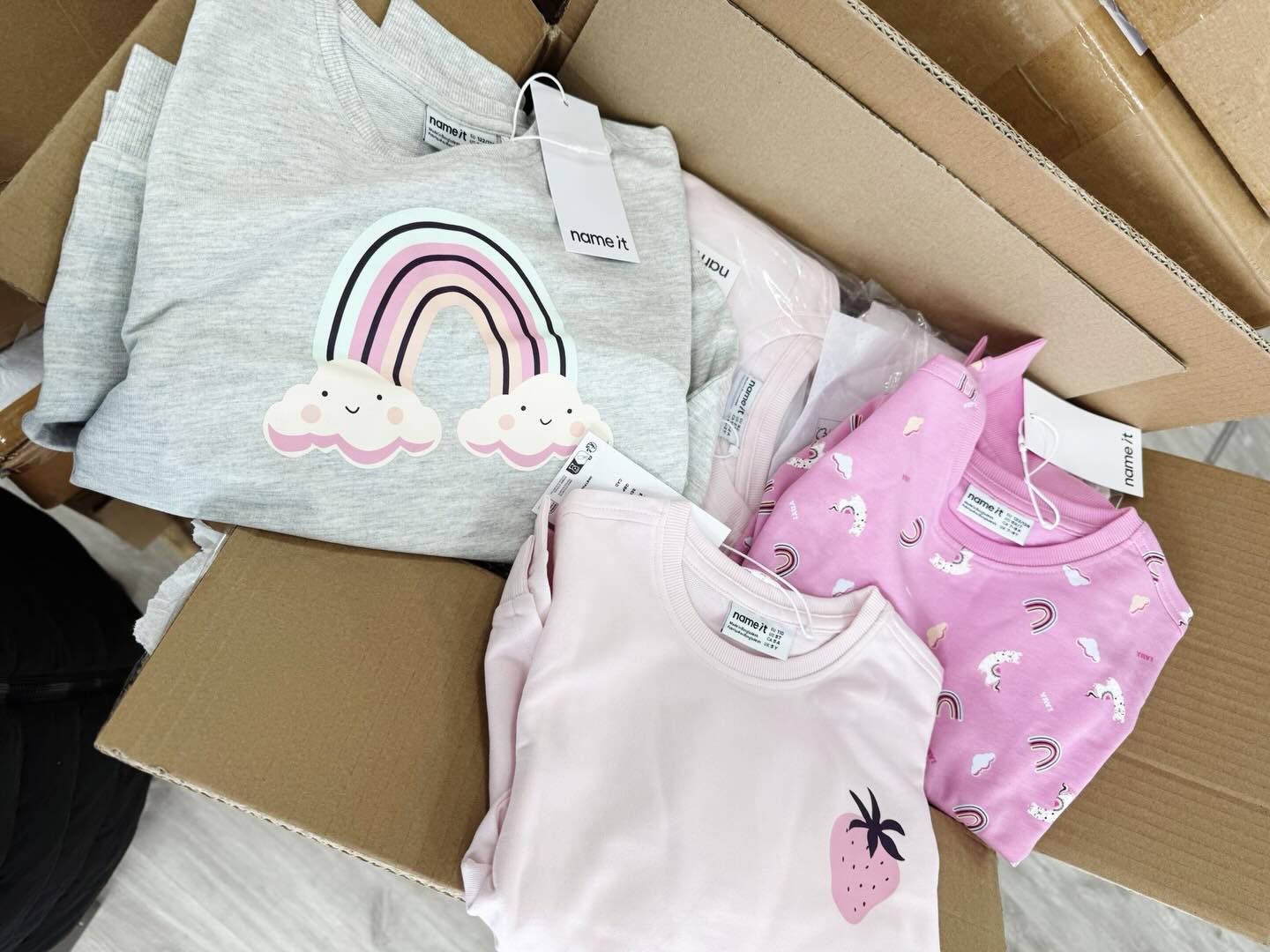 🌷 Frühlingsverkauf 💗🌻🐰🌸
Bei uns zieht der Frühling ein, die neue Ware ist fast komplett da und täglich kommen neue Pakete an! 📦
Freut euch auf die ersten Fotos 📸🌷
👉SAVE THE DATE👈
🗓️ 19.03. - 21.03.2026
⏰ 9-20 Uhr
#frühling #neuekollektion #lifestyle
#lagerverkaufeching #outlet