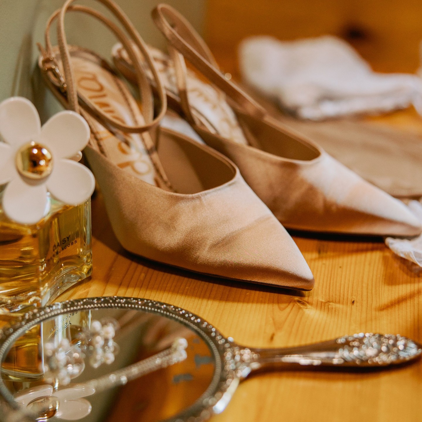 We love detail shots.....
Photographer: @maddiekay.photography
#destinationwedding #boonenc #boone #outdoorwedding #rusticwedding #cabinwedding #blueridgemountains #ncweddingvenue #mountainwedding