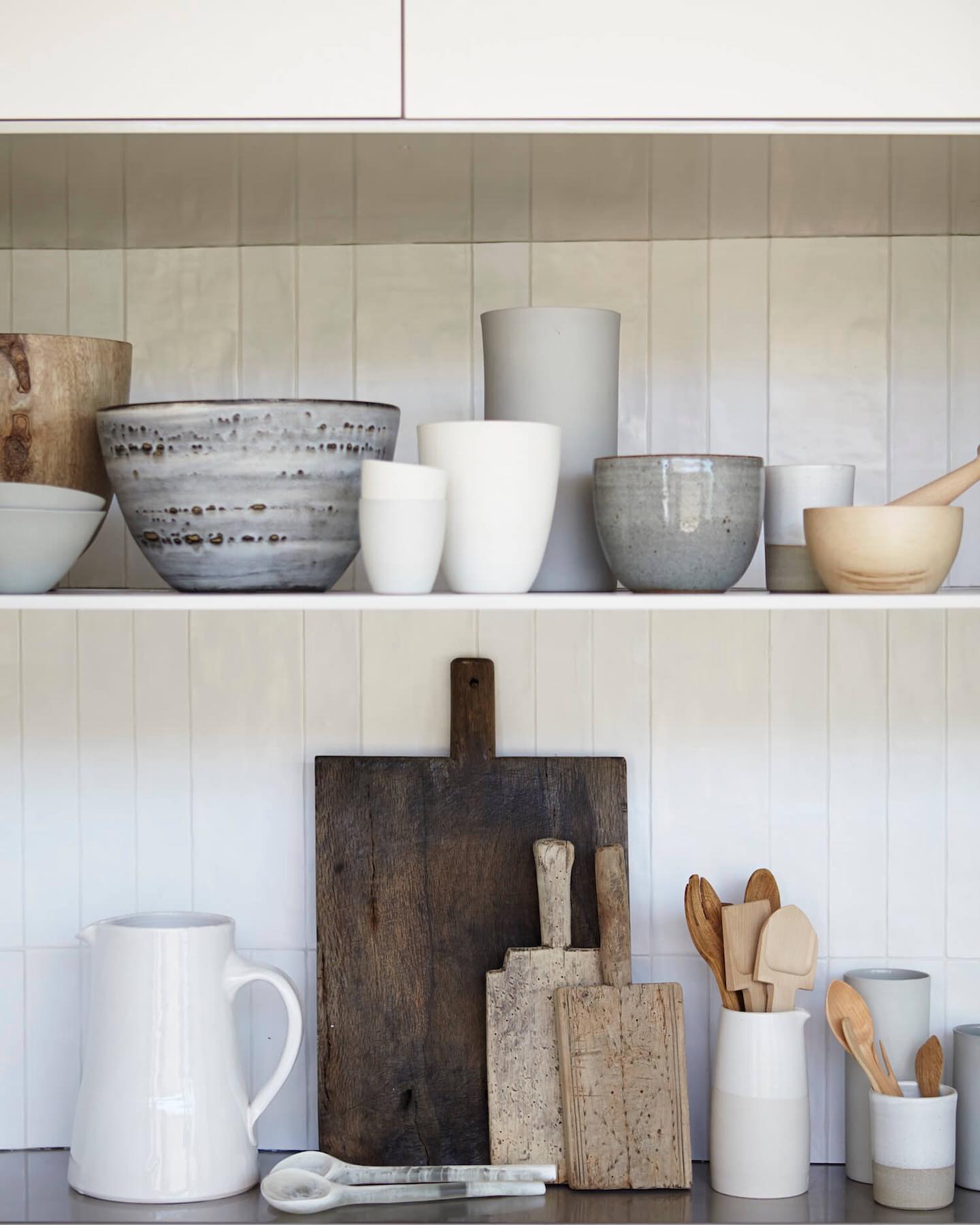 Kitchen accessories are my passion, I admittedly have a bit of a habit for buying far too many bowls, pestle and mortars and tiny pouring jugs, and my husband, too many gadgets. It’s a fine balance between a kitchen looking lived in and cluttered. I like to have the gadgets put away with the exception of the Kitchen Aid and make the rest of my collection of ‘stuff’ and books work together in the same colour palette. Perhaps a bit boring but my food is the brightest of brights!
#interiordesign #interiordesigner #oxfordshiredesigner #interiorsoxford #interiorsoxfordshire #cotswoldsdesigner #designandbuild #precontructiondesign #buildersdaughter #homedesign #homerenovation #designersoxfordshire #loveinteriors #designforliving⠀⠀⠀⠀⠀⠀⠀⠀⠀
⠀⠀⠀⠀⠀⠀⠀⠀⠀
#designforlife #designersatwork #designplan #interiorflow #seamlessdesign #fullservicedesign #joyfulinteriors #moodboards #interiormoodboards #bathroomdesign #kitchendesign #fullservice #designteam #daniellesinclair #daniellesinclairdesign #homestaging