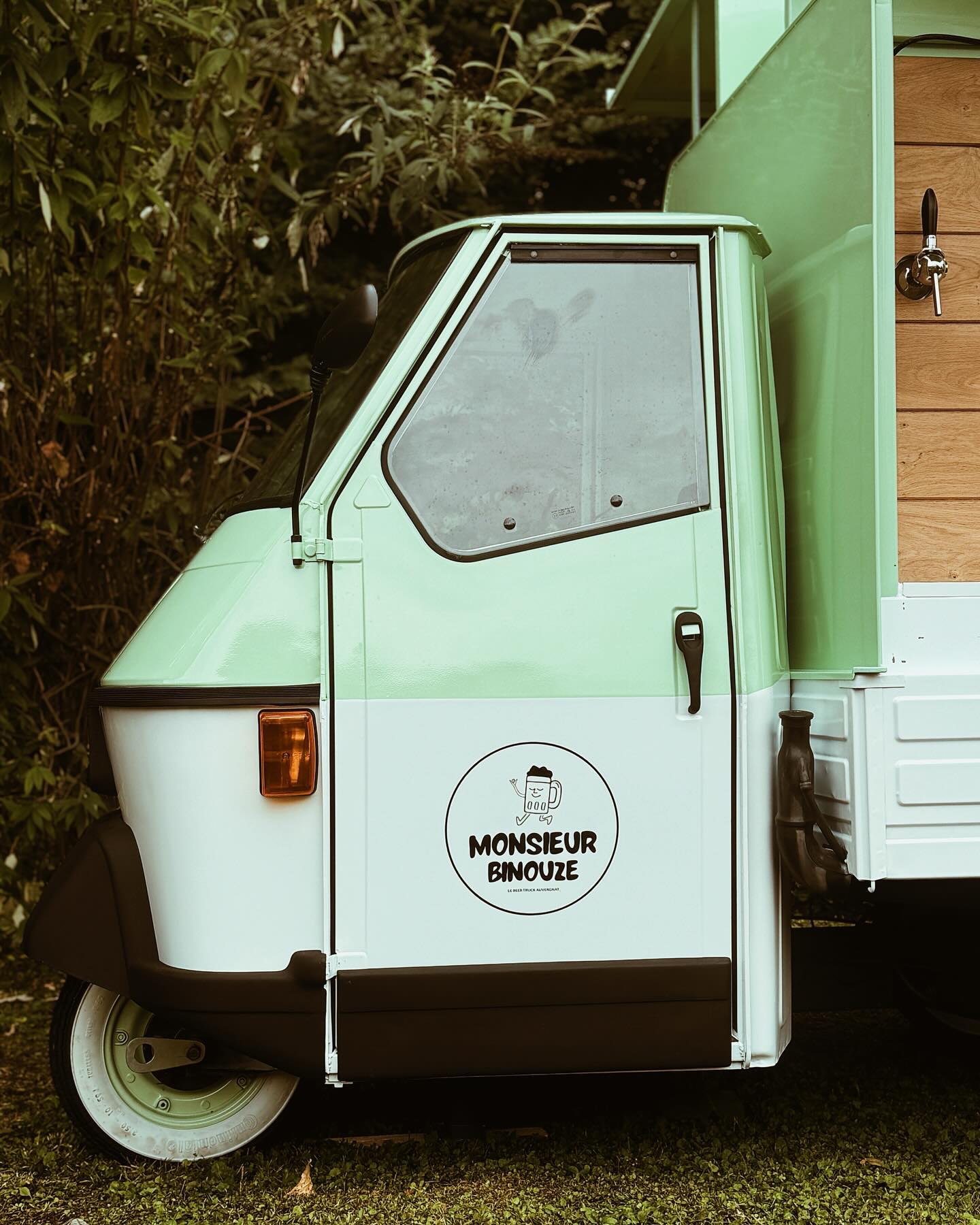 ✨ Notre site est enfin en ligne et les réservations sont ouvertes ! ✨
On a tellement hâte d’avoir vos retours ! 🤗
Rendez-vous sur le lien dans la bio pour réserver Monsieur Binouze !
Merci de faire partie de cette aventure avec nous ! 🥳
#Monsieurbinouze #biere #tireuseabieres #mariages #evenements #anniversaires #clermontferrand #auvergne #evenementclermontferrand #foodtruck #locationevenement #triporteur #beertruck