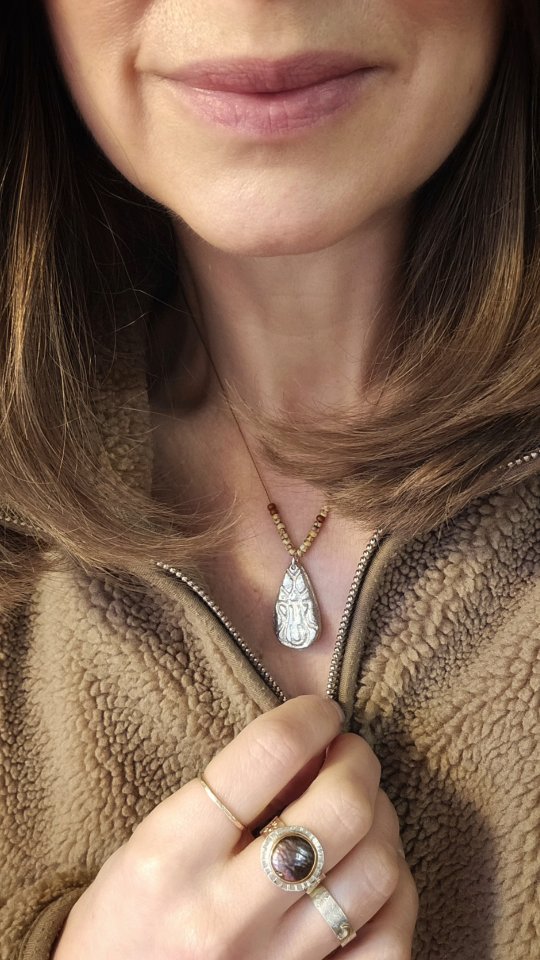 Introducing something sacred from the Mystic Menace Collectionā¦
āØļøTheĀ Sigil WorkshopāØļø
A 4-hour guided day to transform a word, a sentence, or an intention of your choosing into a powerfulĀ pendant of your own makingĀ ā using the ancient magic ofĀ sigil creation.
Weāll forge your intent throughĀ clay and metal, earth and fire.
ā¦Ā Saturday 28th Feb
ā¦Ā 10am ā 2pm
⦠Limited to 10 spaces only
If you're feeling the call ā subscribe to my newsletter via theĀ link in bio.
Bookings will go live to my subscribers first onĀ MondayĀ evening š¤
#WorcestershireMakers #TheFoldWorcester #WorcesterWorkshops #CreativeWorcestershire #WorcestershireEvents