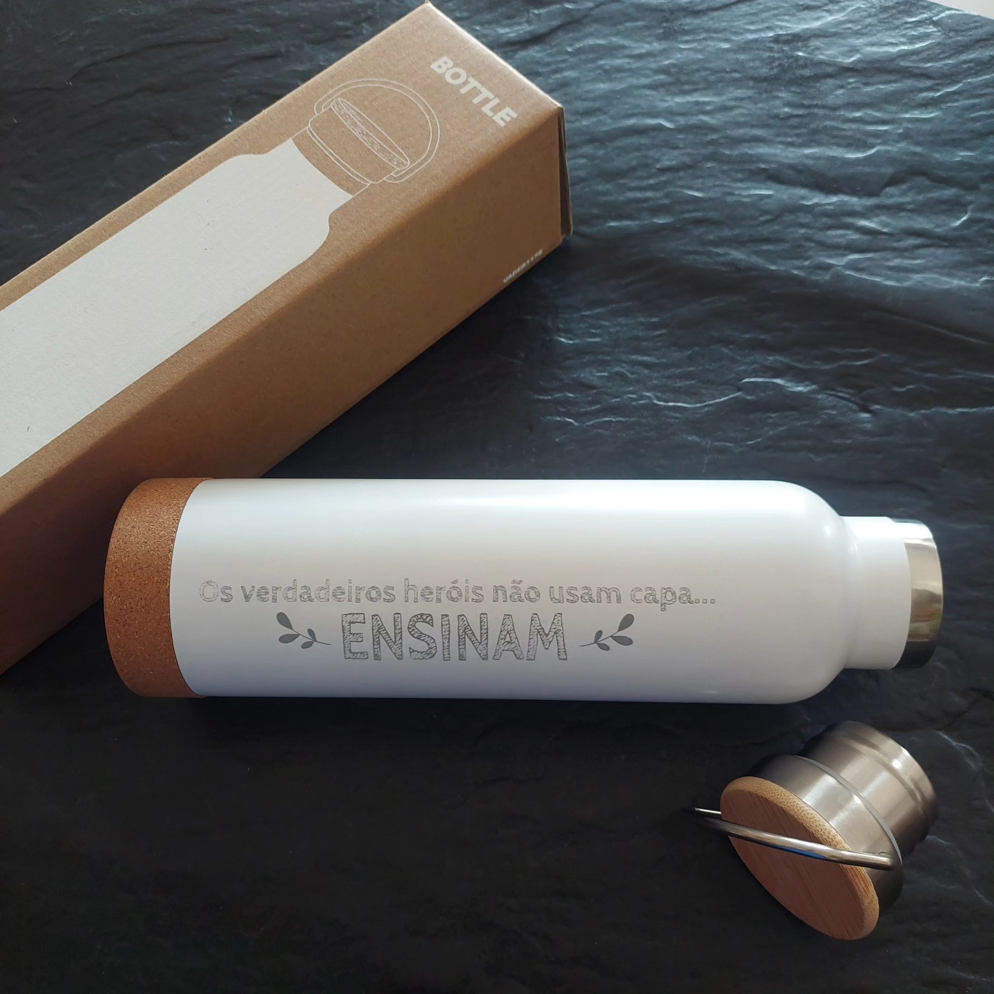 Garrafa "os verdadeiros heróis..."
#presentesprofessores