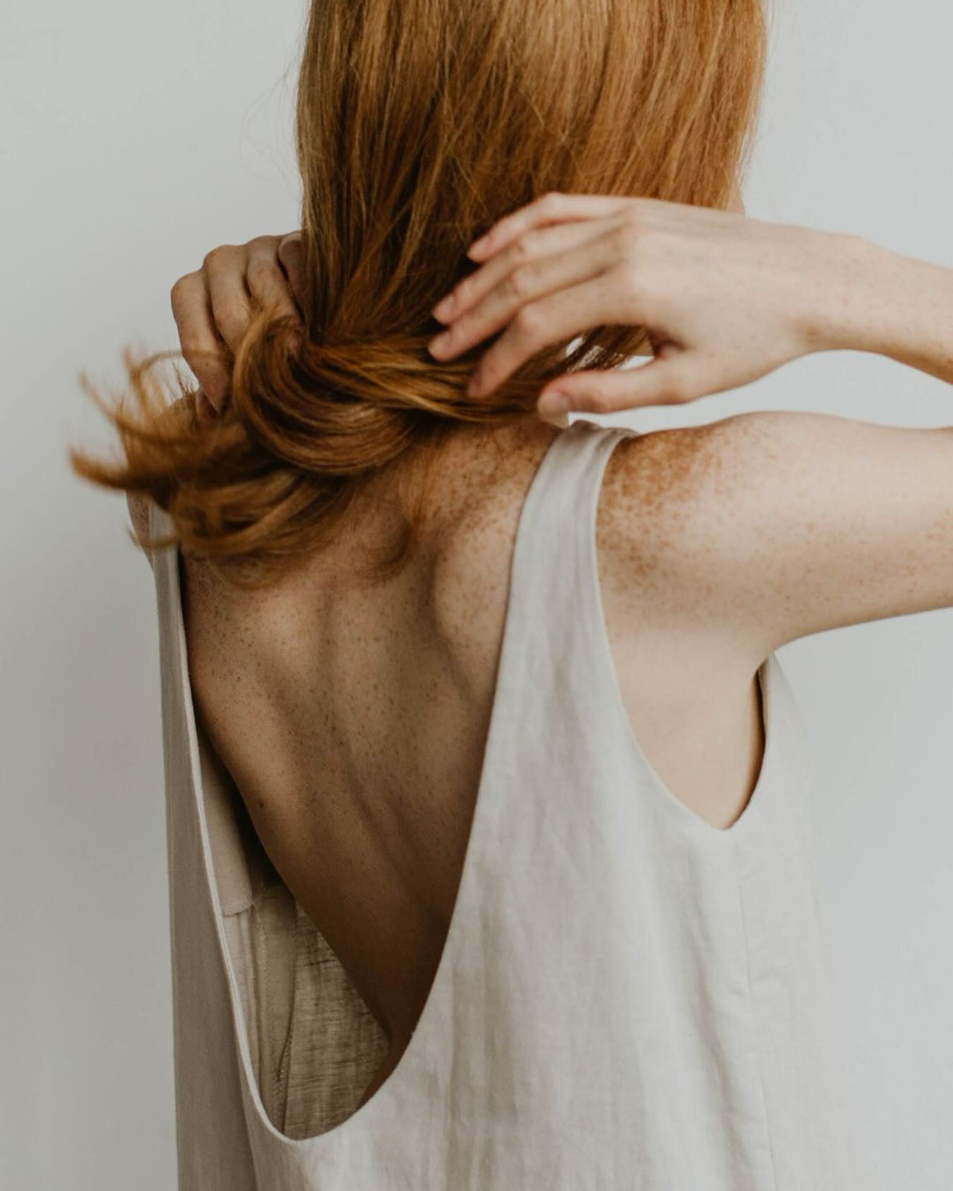 Show off your back with confidence this summer 🌴🍉⛱️💃
Summer is here, and it’s time to dress up for year-end festivities, enjoy the beach with the family, and get some sun. Ready to feel confident in all your favourite open-back outfits? Try our Lyftaal Signature Back Cleanse.
This refresing cleansing treatment includes:
💃 Dry body brushing the back of the body
💃 Gentle steaming to open the pores & lift impurities
💃 Deep cleansing, exfoliation & extractions
💃 A final detoxifying-cupping mask ritual
Easy bookings via LINK IN BIO, Liefstes!
021 863 4915 | info@lyftaal.co.za | +27 63 301 0585
#Lyftaal #SummerTreatments #BackCleanse #PaarlSalon #PaarlSpa