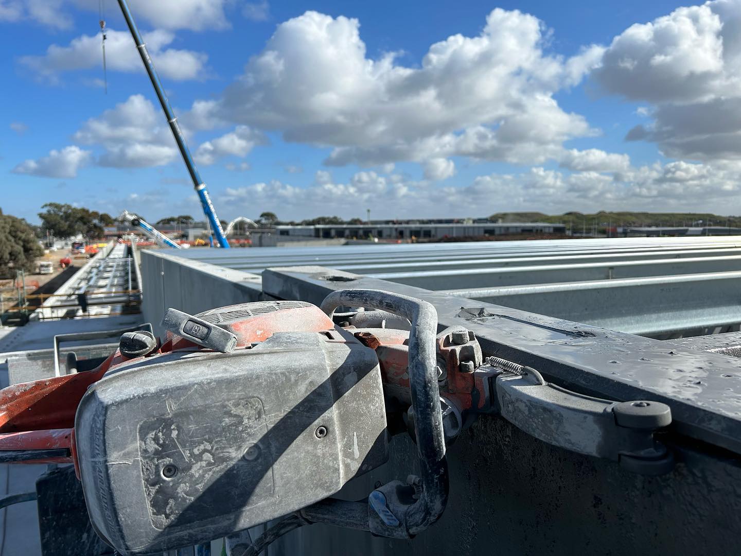 Trimming Panels with a view.
#cuttingforce #cutting #tyrolit #hilti #australia #melbourne #gippsland #traralgon #coredrilling #cutting #grinding #concrete #scaning #flushcutting
#ringsawing #wiresawing #handsawing #roadsawing #generator #furphy #site #construction