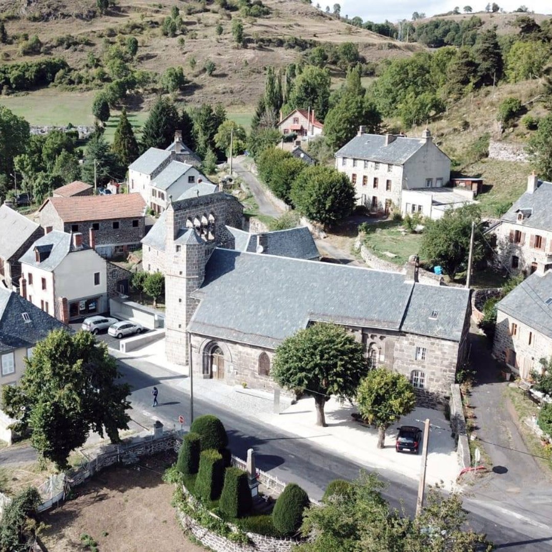 🌟⛪️ Notre église Sainte Anastasie vue du ciel 😉 - Septembre 2019
#vueduciel #sainteanastasie #église