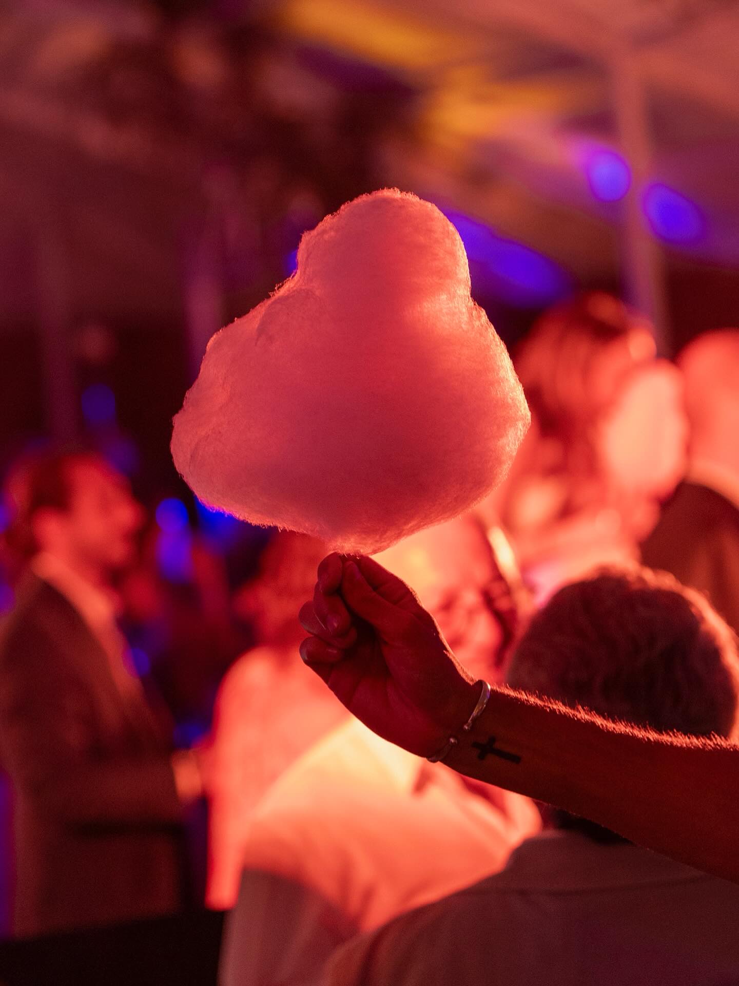 Un nuage de douceur au cœur de la fête.
✨ Des souvenirs qui se dégustent.
#traiteur #traiteurevenementiel #evenementiel
#eventplanner #eventcatering #foodanimation
#animationevenement #soireeprivee #mariage2026
#weddingparty #partytime #cottoncandy
#barbeapapa #sweetmoment
#sainttropez #cotedazur #southoffrance
#byjoy #byjoytraiteur #eventvibes