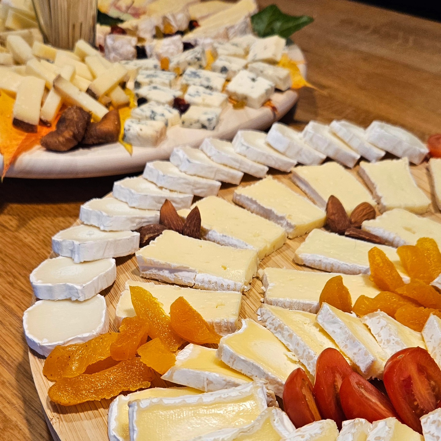 Work on progress #cheese #partytime #hoteltardif #foodporn #bayeux #normandy #luxurytravel #luxuryplacestostay #simplepleasures