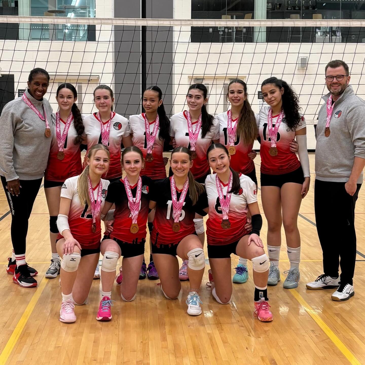16UG Waves bring home a bronze medal playing up in 17U. Lots of battles, grit and resilience today. A big Thank you to Shana from our @41six_riptide 15UG team for contributing to the win!! 🥉